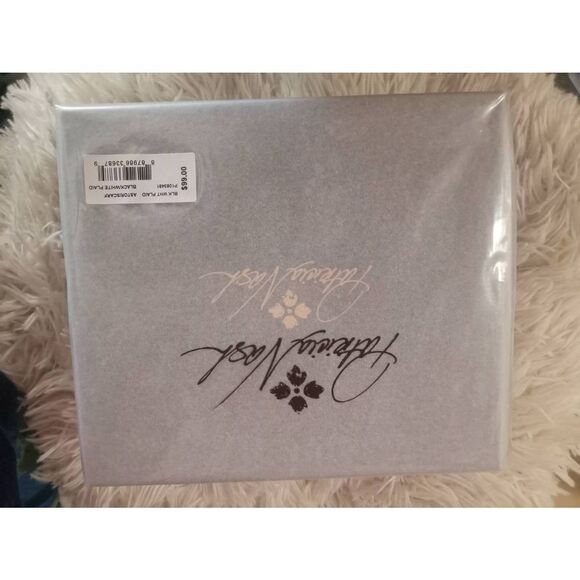 Last set! Nwt Patricia Nash set double wallet&scarf - Picture 4 of 4